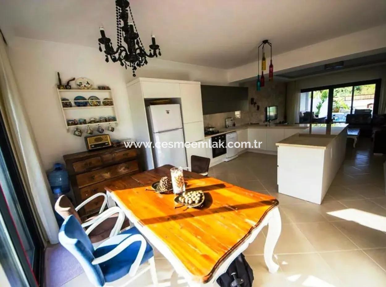 Villa Mit Pool Zu Vermieten Im August Ganz In Der Nähe Von Ayayorgi In Çeşme