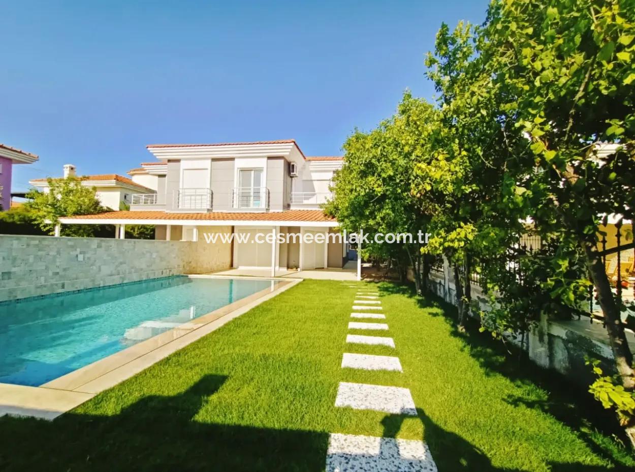 Alacati Çamlik Road Monatliche Miete Pool 4 1 Villa