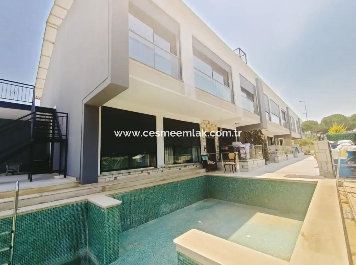 Wohnung Zum Verkauf In Çeşme Ilicada Zu Fuss Zum Meer