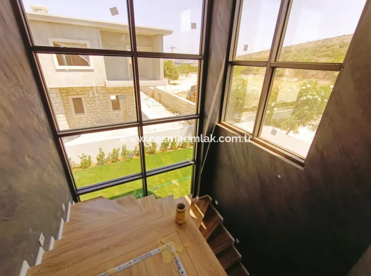 Ultra Luxuriöse Villa Mit Freistehendem Pool In Çeşme Fenerburnu