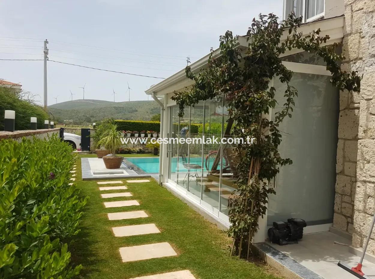 Villa Mit Freistehendem Pool Zu Verkaufen In Çeşme Alacati