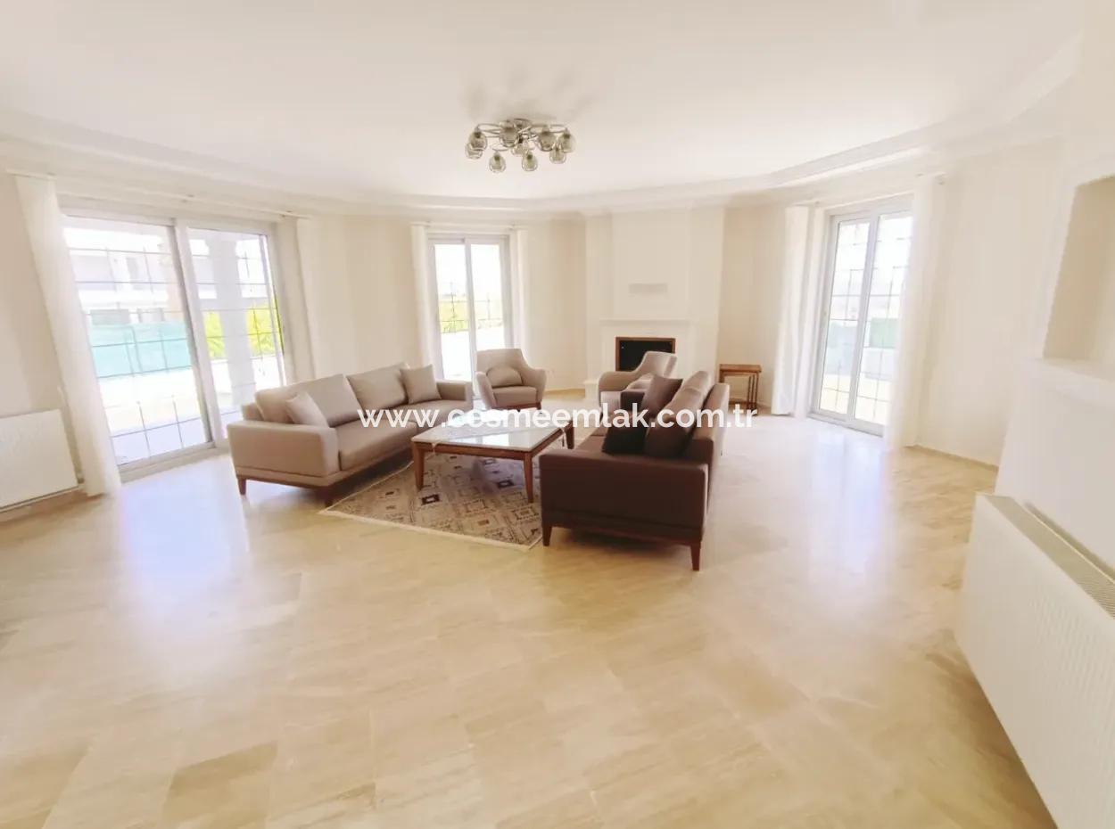 Villa Mit Saisonvermietung 4 1 Freistehender Pool In Çeşme Mamurbaba