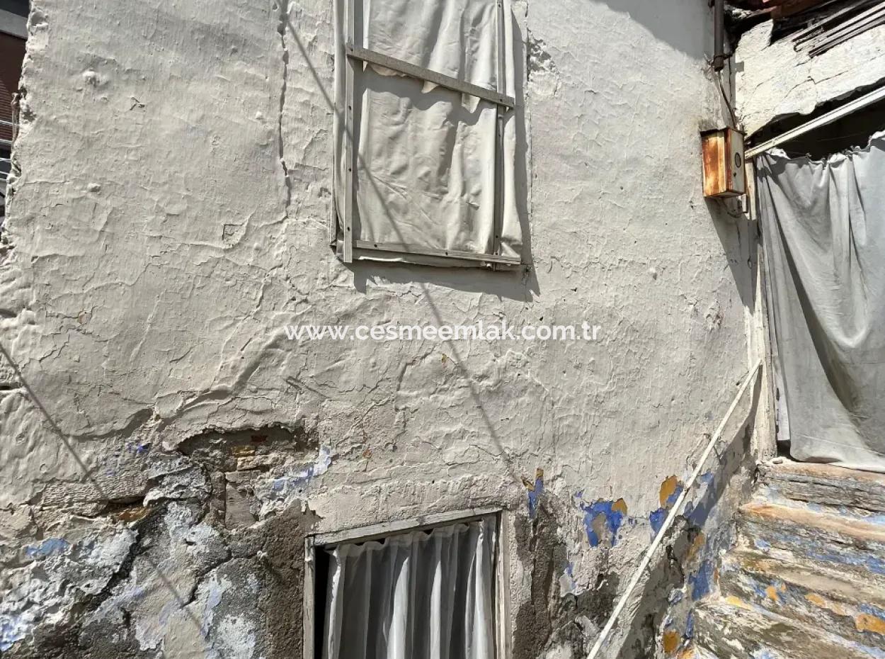 Altes Steinhaus Ganz In Der Nähe Des Rades Im Zentrum Von Cesme