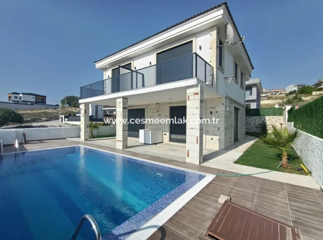 6 2 2 Zweibettvillen Mit Freistehendem Pool Zum Verkauf In Cesme