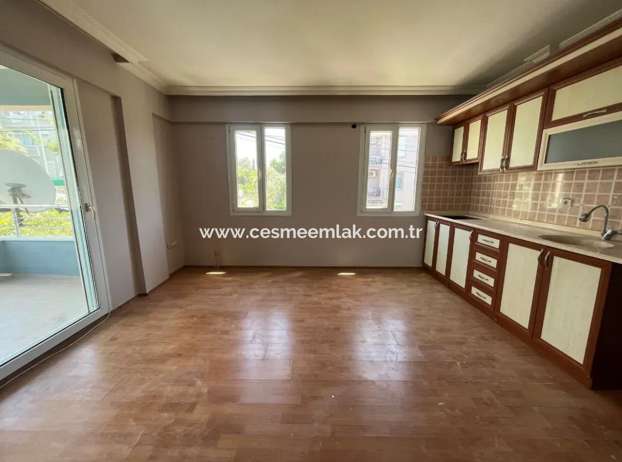 Arakat 2 1 Wohnung Mit Balkon In Der Nähe Des Zentralen Yachthafens Von Cesme