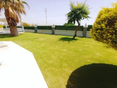 Villa Mit Saisonvermietung 4 1 Freistehender Pool In Çeşme Mamurbaba