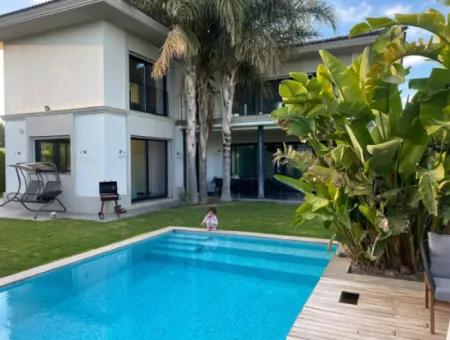 Freistehende Villa Zur Monatlichen Miete In Çeşme Mamurbaba