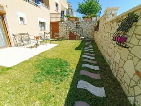 Saisonale Miete Grosse 2 1 Gartengeschosswohnung Im Zentrum Von Cesme