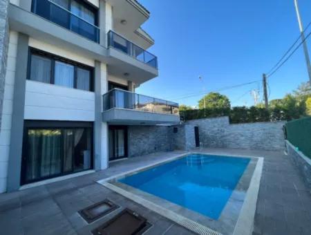 Triplex Villa Mit Freistehendem Pool Zur Jahresmiete Im Zentrum Von Cesme