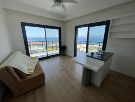 Volles Meer Manz Bei Çeşme Ayasaranda. 2-In-1-Residenzwohnung Mit Terrasse