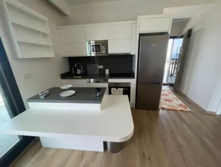 Volles Meer Manz Bei Çeşme Ayasaranda. 2-In-1-Residenzwohnung Mit Terrasse