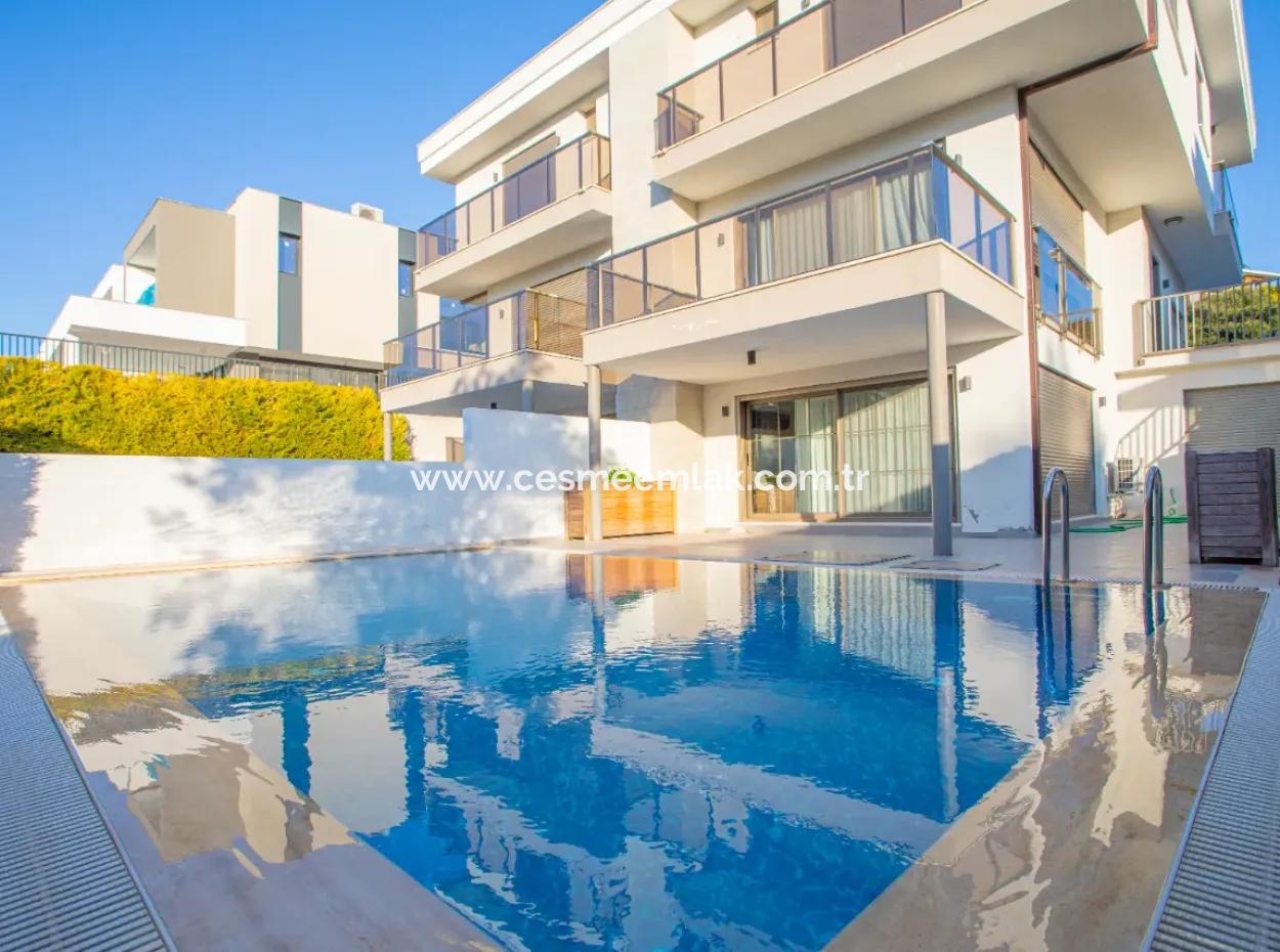Seasonal Rental Villa With Pool Close To Cesme Ayayorgi