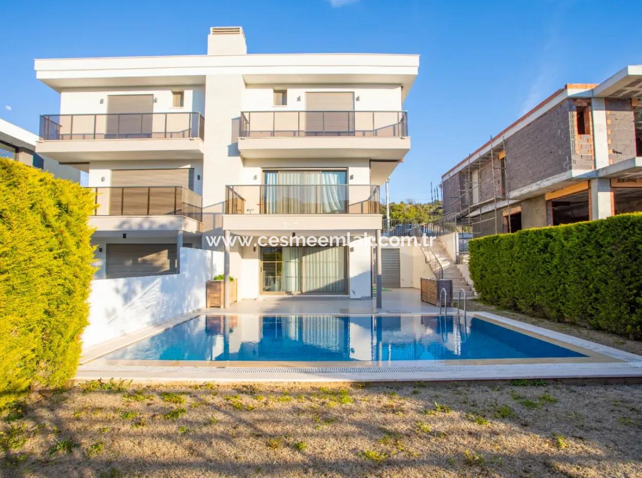 Seasonal Rental Villa With Pool Close To Cesme Ayayorgi
