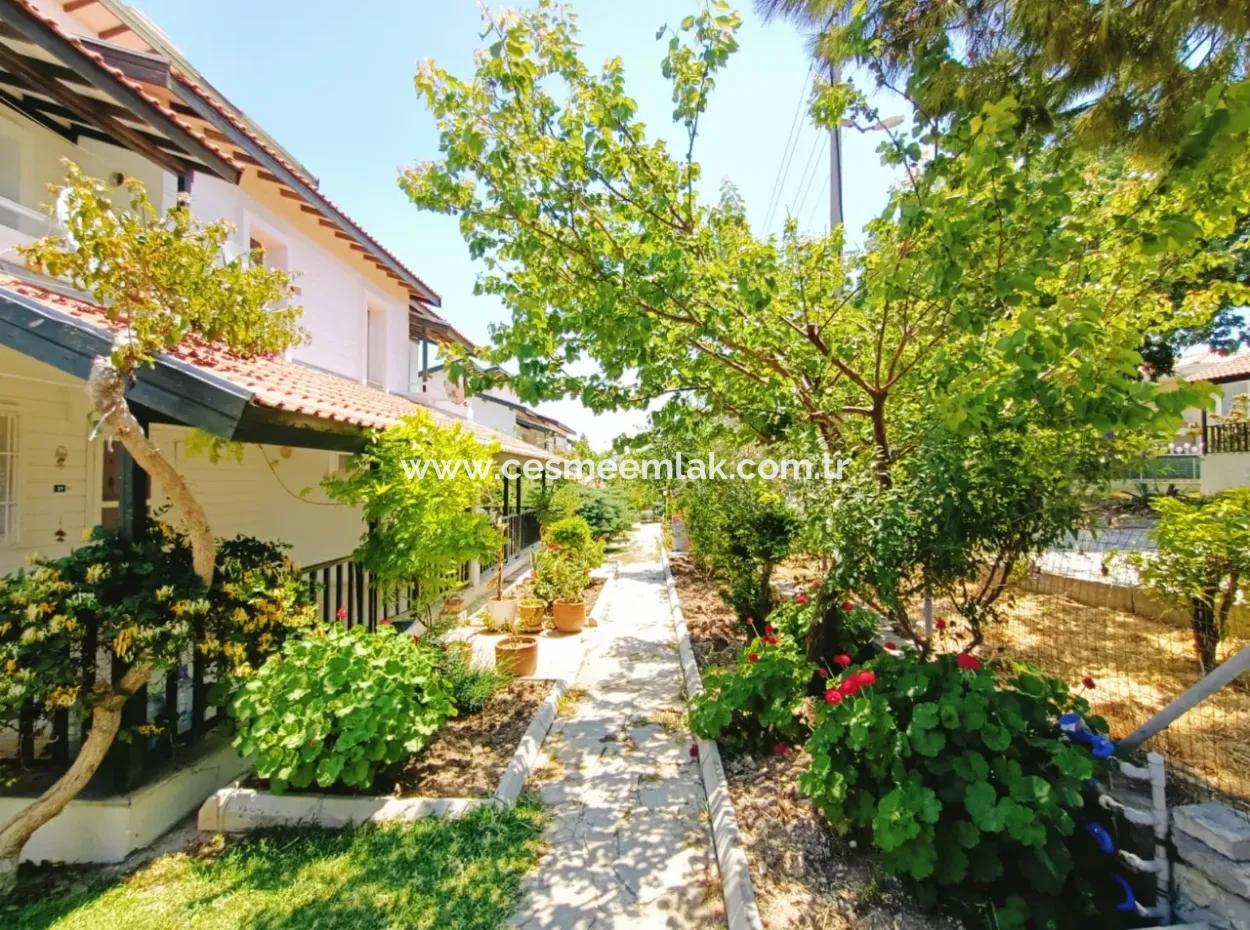 Monthly Rental Villa With Shared Pool Close To Çeşme Boyalik Beach