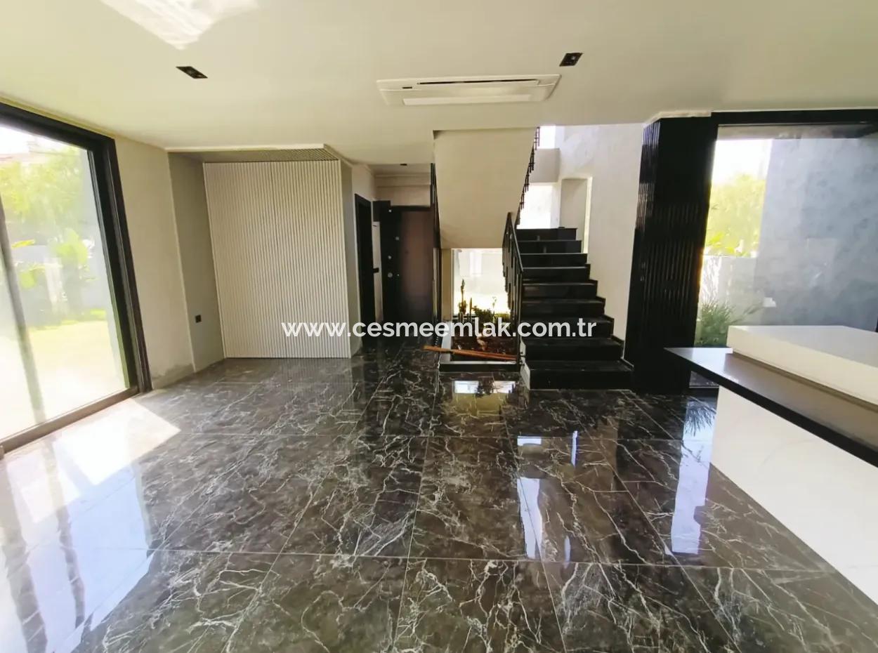 Zero Villa With Single Detached Pool For Sale In Çeşme Alacati