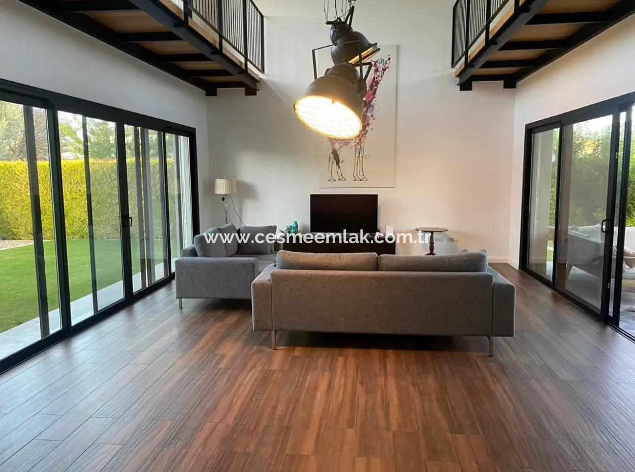 Detached Mansion For Monthly Rent In Çeşme Mamurbaba