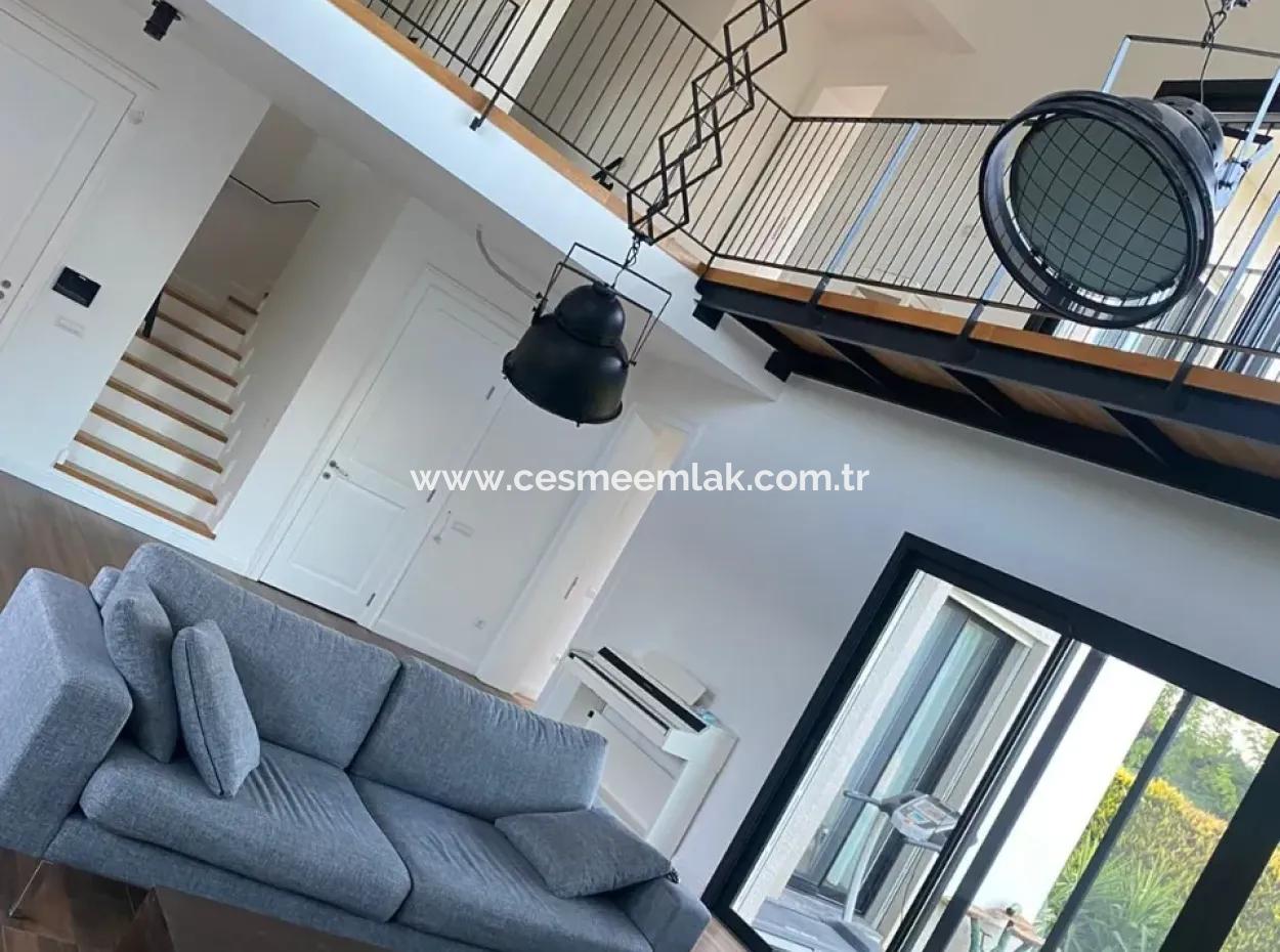 Detached Mansion For Monthly Rent In Çeşme Mamurbaba