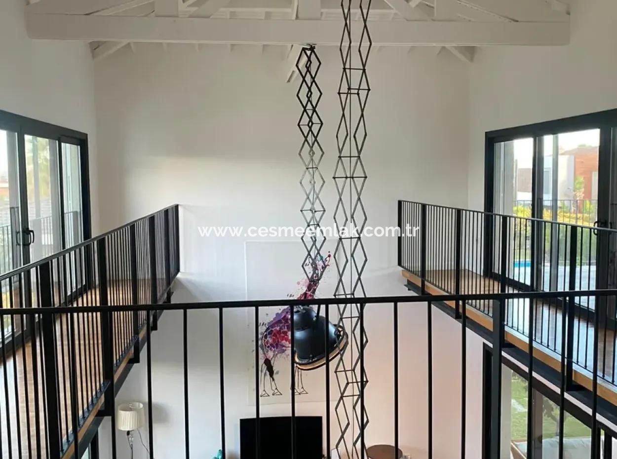 Detached Mansion For Monthly Rent In Çeşme Mamurbaba