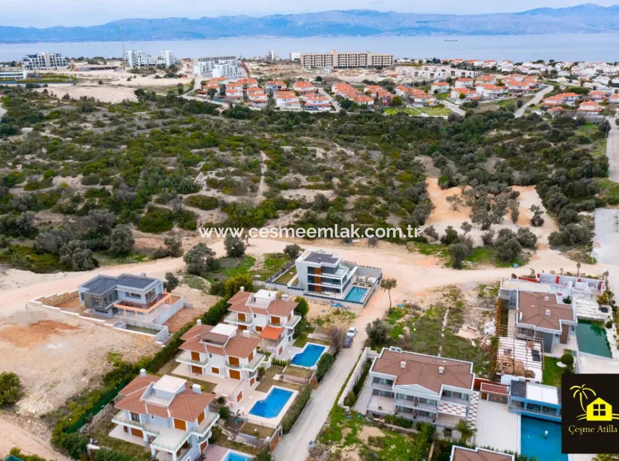 % Land For Sale With Single Residential Zoning In Çeşme Dalyan