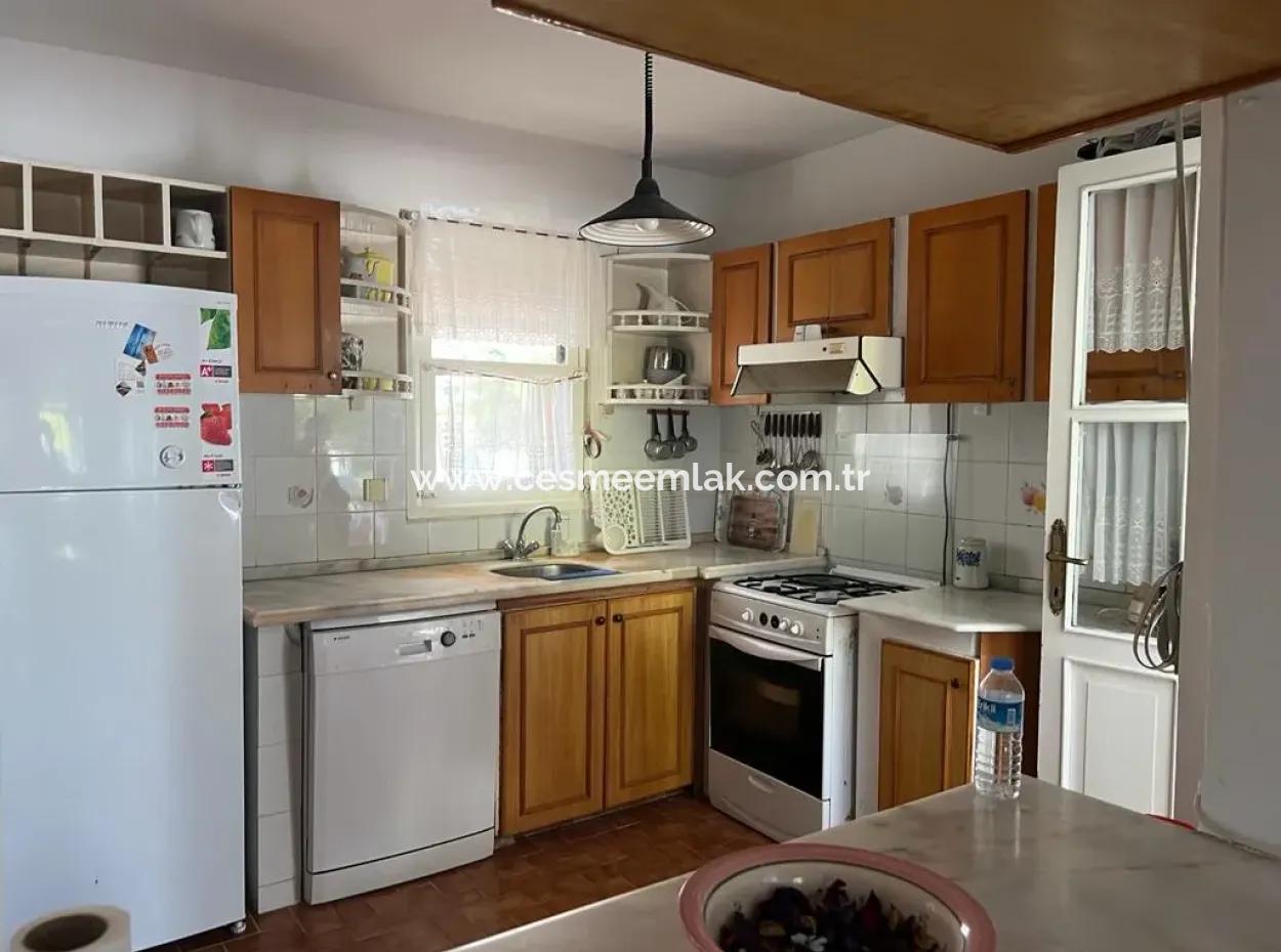 Villa With Large Garden Very Close To The Sea In Çeşme Ilica Altinyunus