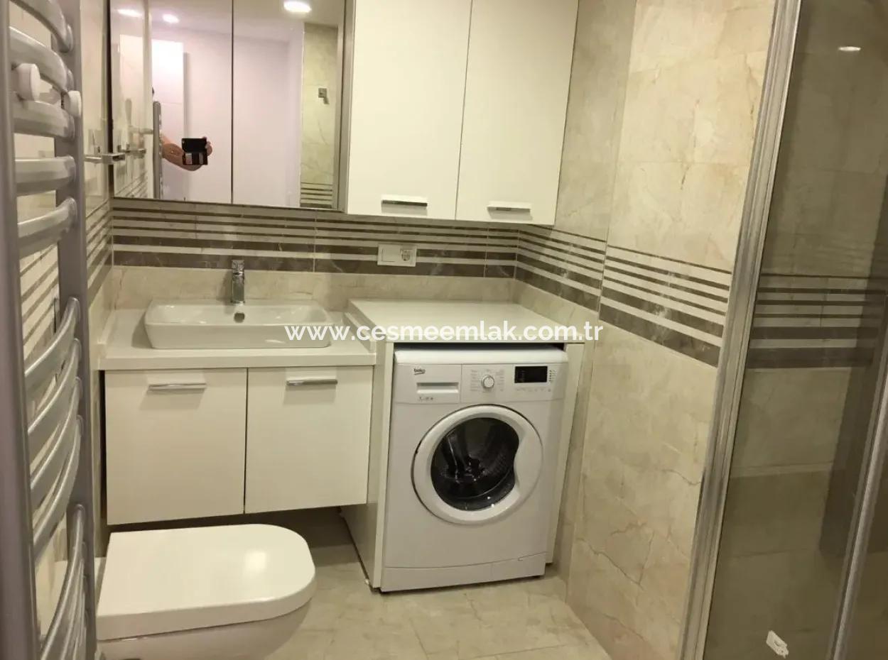 Seasonal Rental Sea In Cesme Center 20M. 1 1 Apartment