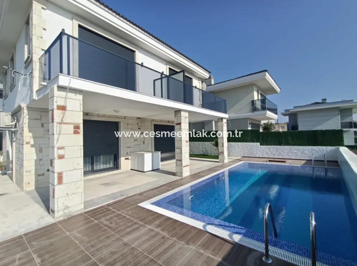 6 2 2 Twin Villas With Detached Pool For Sale In Cesme