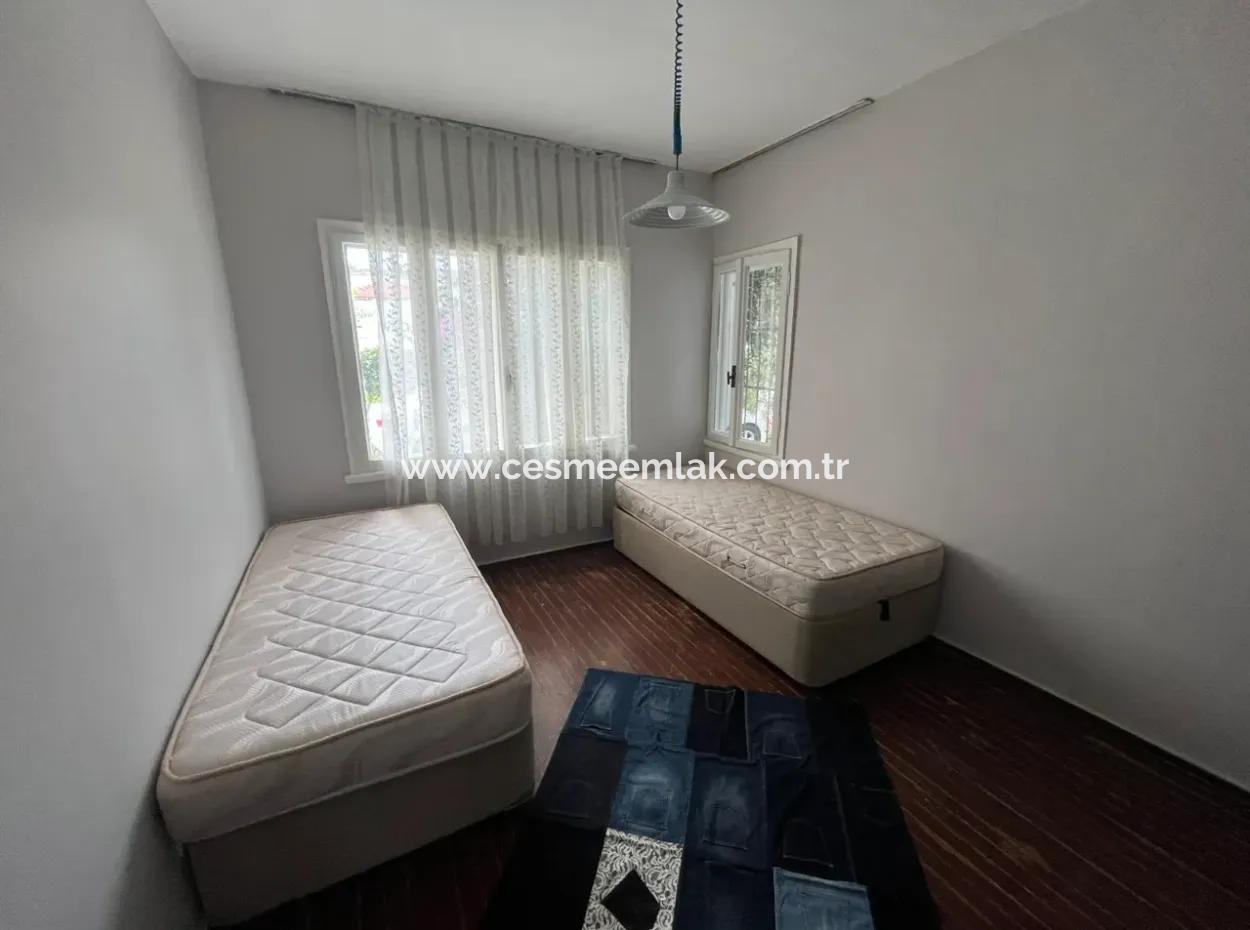 Detached House For Rent At The Seafront In Çeşme Ilica