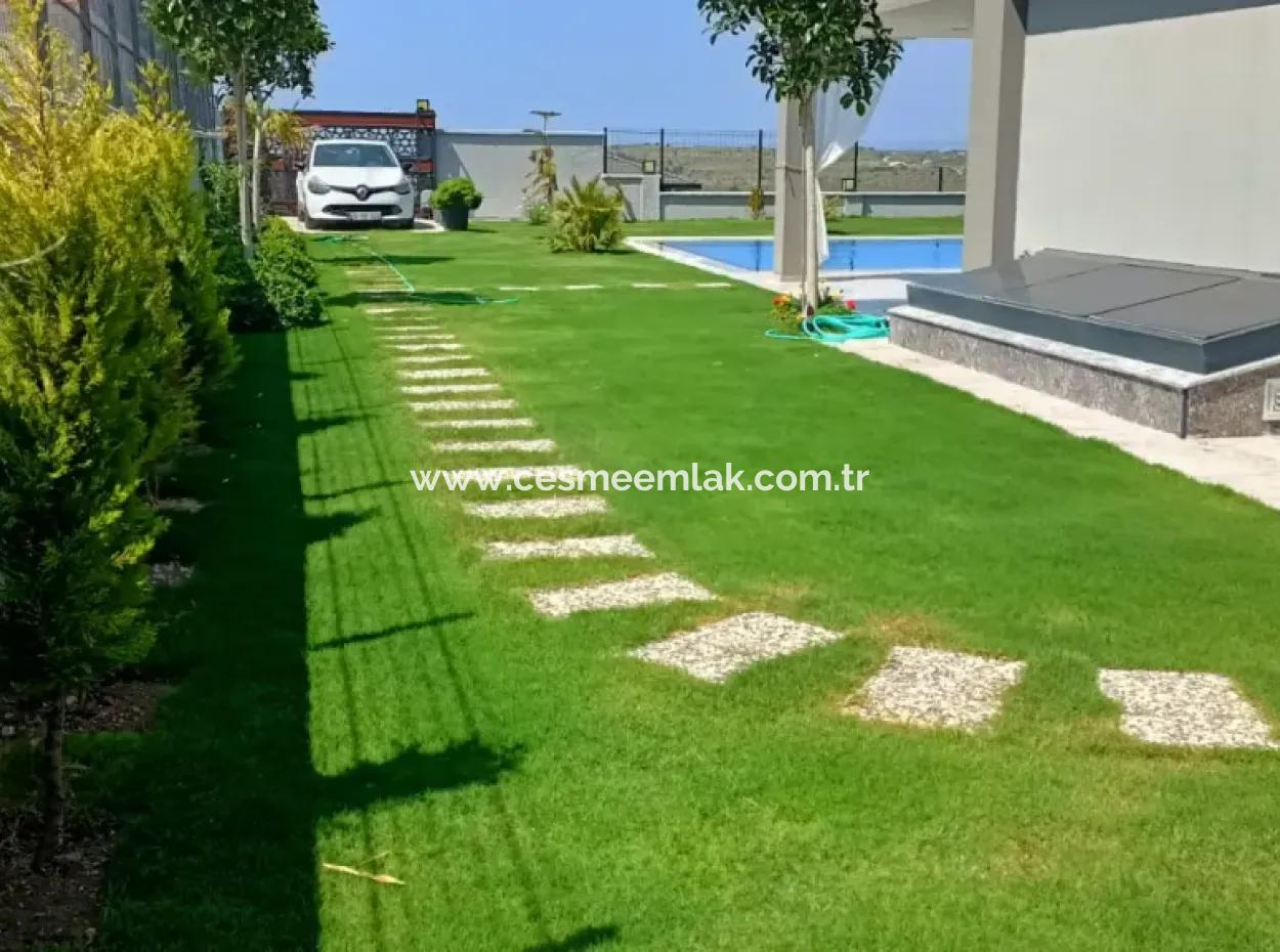 For Sale In Cesme Ovacik 6 2 Luxruy Detached Villa With Modern Pool