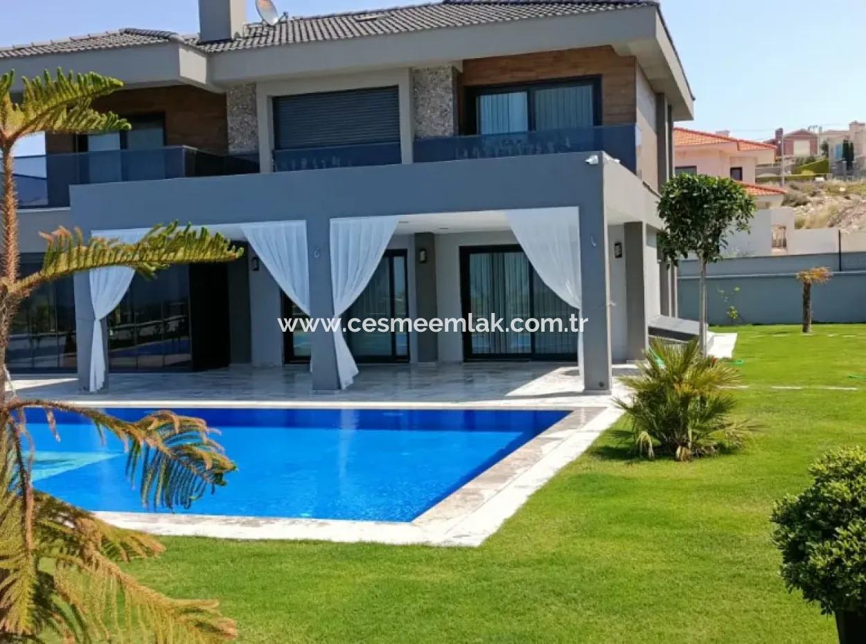 For Sale In Cesme Ovacik 6 2 Luxruy Detached Villa With Modern Pool