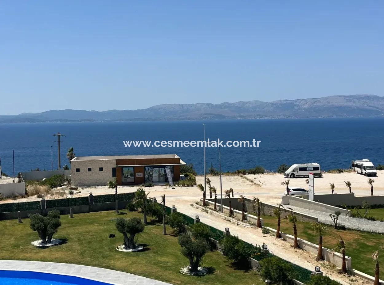 Full Sea Manz At Çeşme Ayasaranda. 2 In 1 Residence Apartment With Terrace