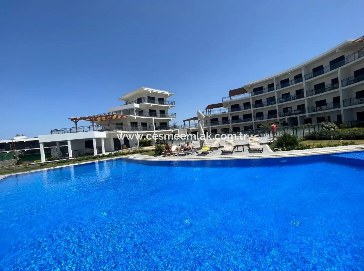 Full Sea Manz At Çeşme Ayasaranda. 2 In 1 Residence Apartment With Terrace