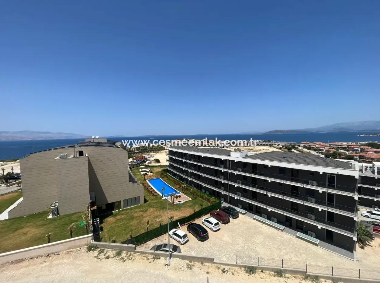 Full Sea Manz At Çeşme Ayasaranda. 2 In 1 Residence Apartment With Terrace