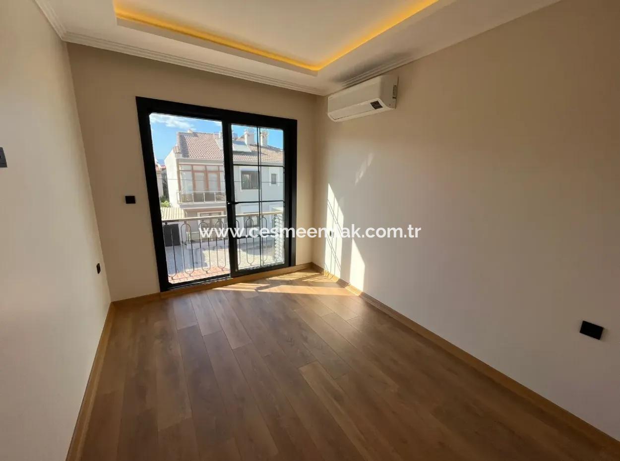 3 1 Apartment With Zero Barbecue For Sale In Cesme Ciftlikoy