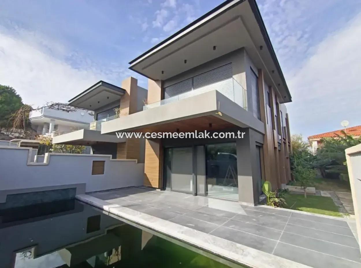4 1 Brand New Villa With Pool For Sale In Çeşme Ciftlikkoy