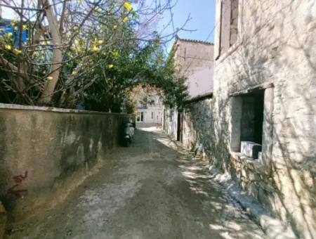 Greek House Suitable To Be A Hotel For Sale In Alacati Hacimemis