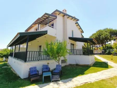 Monthly Rental Villa With Shared Pool Close To Çeşme Boyalik Beach