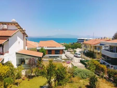 Monthly Rental Villa With Shared Pool Close To Çeşme Boyalik Beach