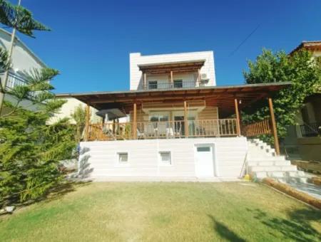 Çeşme'de Deniz Görür For Sale 3 1 Fully Detached Villa