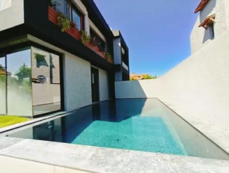 Zero Villa With Single Detached Pool For Sale In Çeşme Alacati