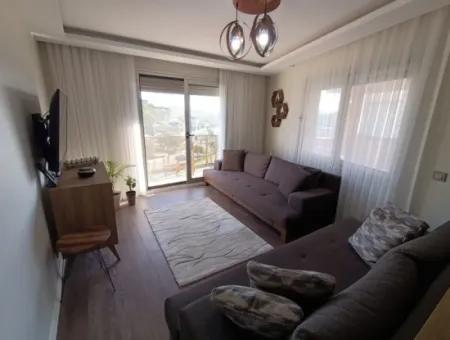 Spacious Apartment With Full Furnishment For Seasonal Rent In The Center Of Cesme 2 1