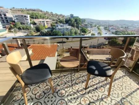 Spacious Apartment With Full Furnishment For Seasonal Rent In The Center Of Cesme 2 1