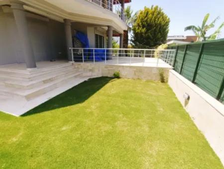 Villa With Seasonal Rent 4 1 Detached Pool In Çeşme Mamurbaba