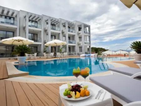 Residence Apartment With Pool For Monthly Rent In Cesme Center