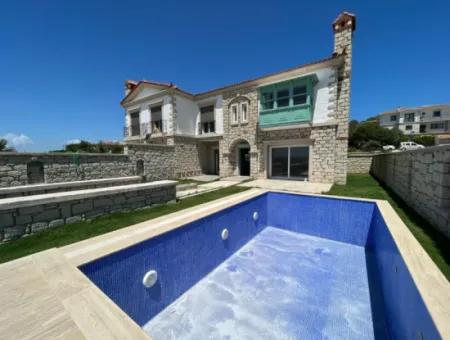 Stone Villa With Zero Pool For Sale In Çeşme Alacati