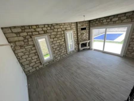 Stone Villa With Zero Pool For Sale In Çeşme Alacati