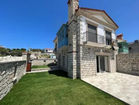 Stone Villa With Zero Pool For Sale In Çeşme Alacati