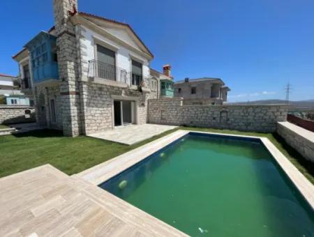 Stone Villa With Zero Pool For Sale In Çeşme Alacati