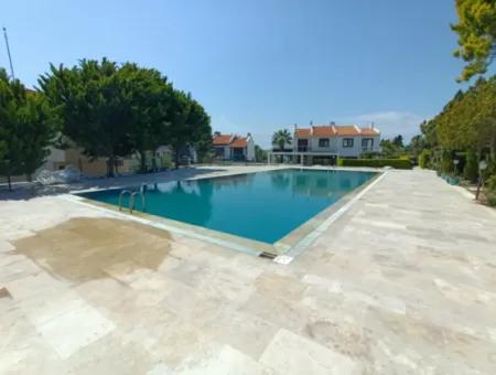 Villa With Shared Pool For Seasonal Rent In Çeşme Pashalimani