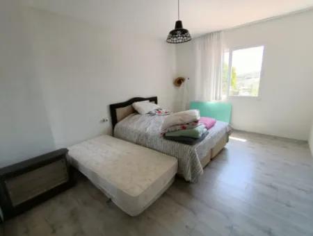 Villa With Shared Pool For Seasonal Rent In Çeşme Pashalimani