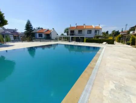 Villa With Shared Pool For Seasonal Rent In Çeşme Pashalimani